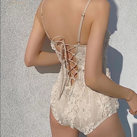 Crochet Artisté OnePiece Bikini w/Opt Sleeve Body In Shimmers Lace - Picture 3 of 13